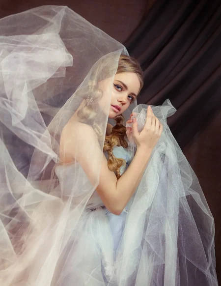 Gold and coffee — Fashion editorial by Vita Kosova for VOUS Magazine