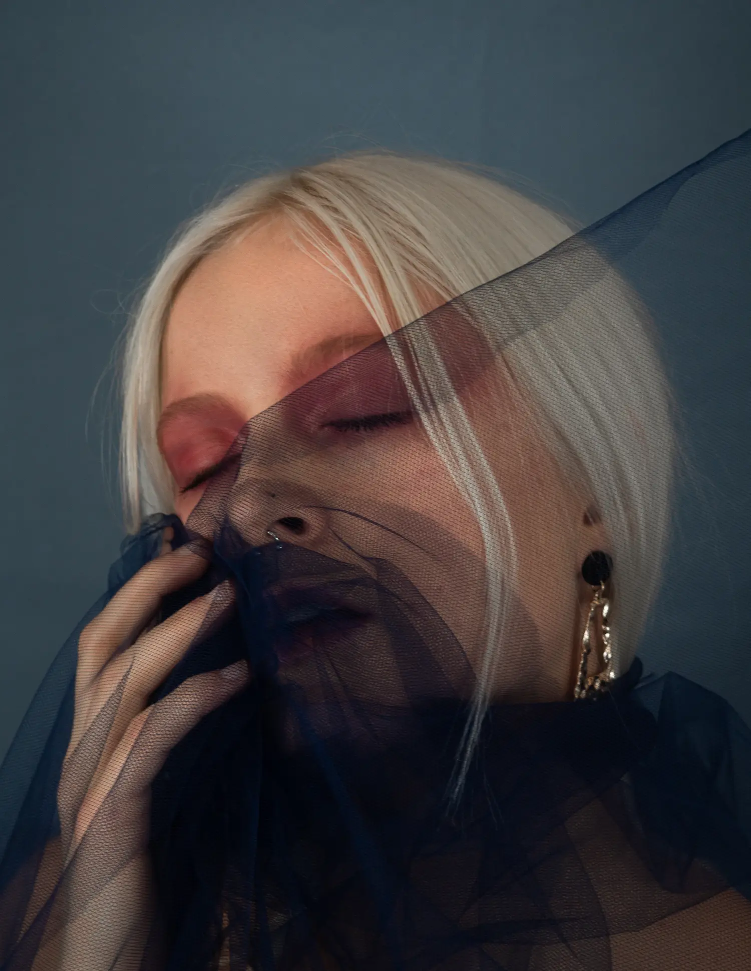 La vie en bleu — Fashion editorial by Roxanne Farhat for VOUS Magazine