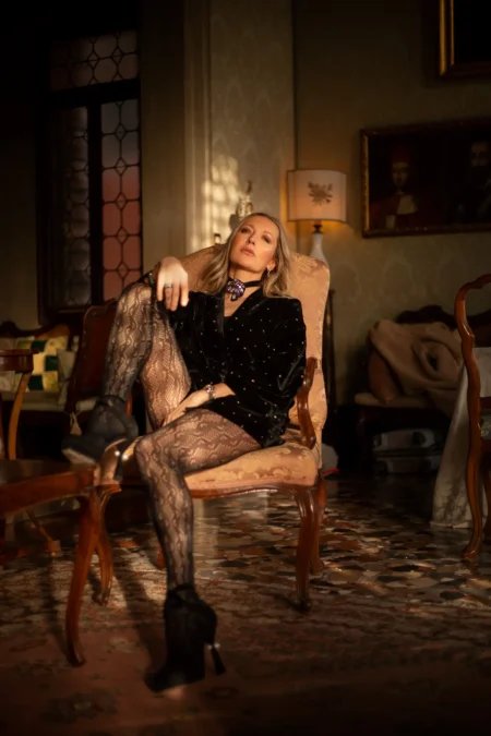 Venetian beauty — Fashion & Beauty editorial by Viktoria Antonova for VOUS Magazine