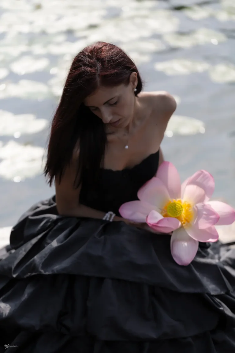 Fiore di loto — Fashion editorial for VOUS Magazine