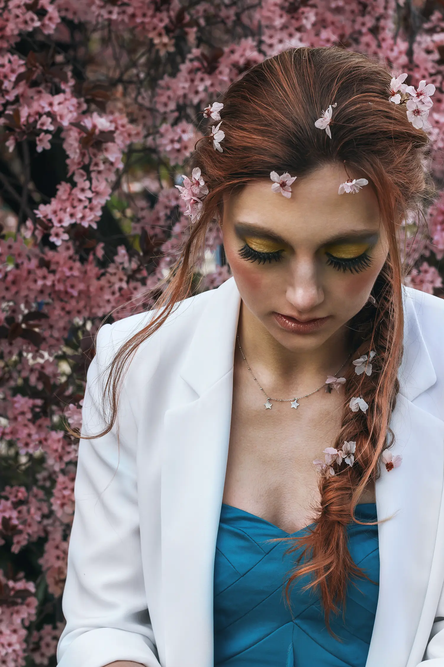 Shaping spring — Fashion editorial by Carolina Ros for VOUS Magazine