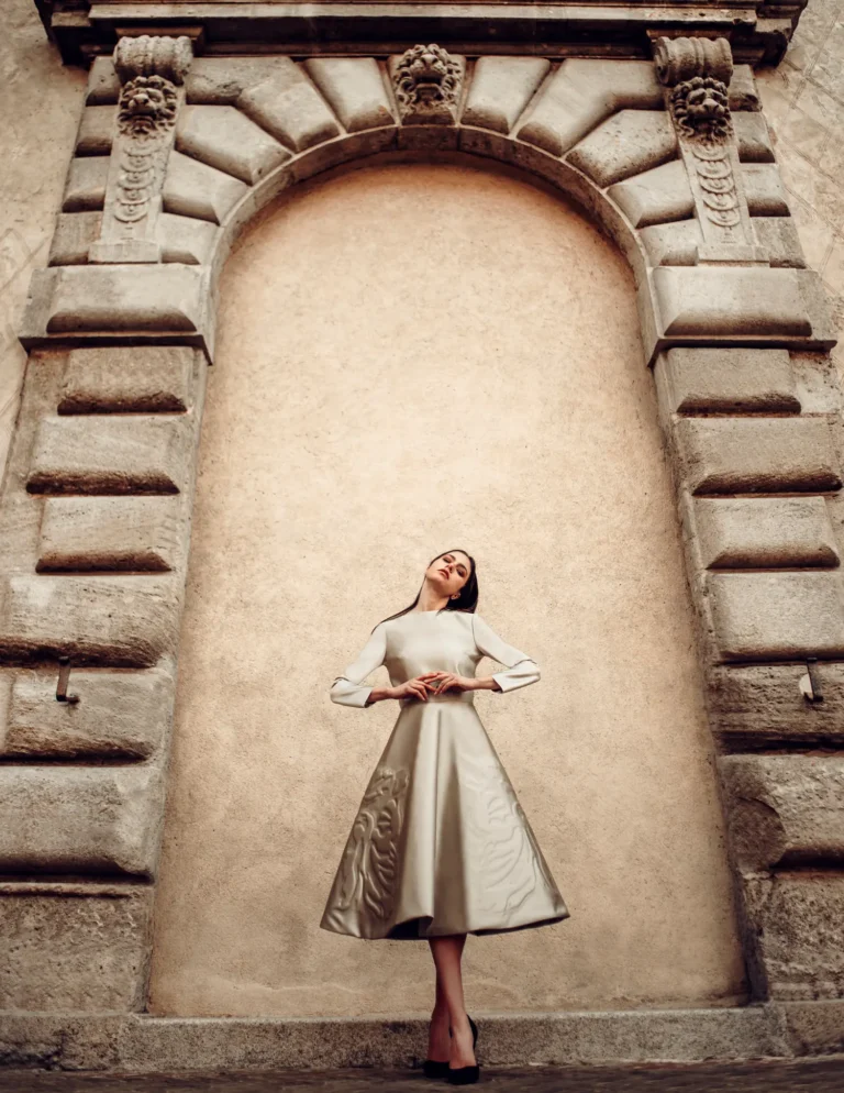 Castle queen — Fashion editorial by Andy Martínez for VOUS Magazine