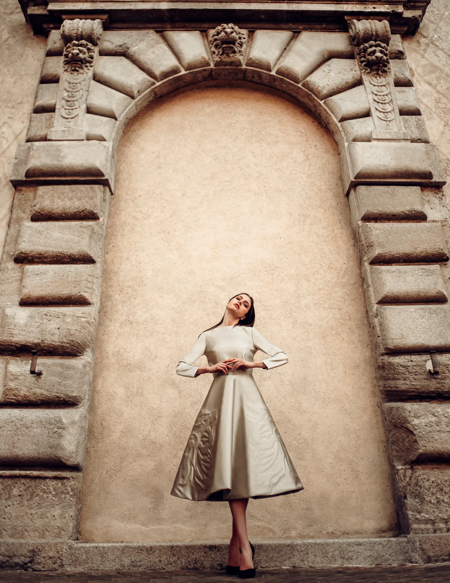 Castle queen — Fashion editorial by Andy Martínez for VOUS Magazine