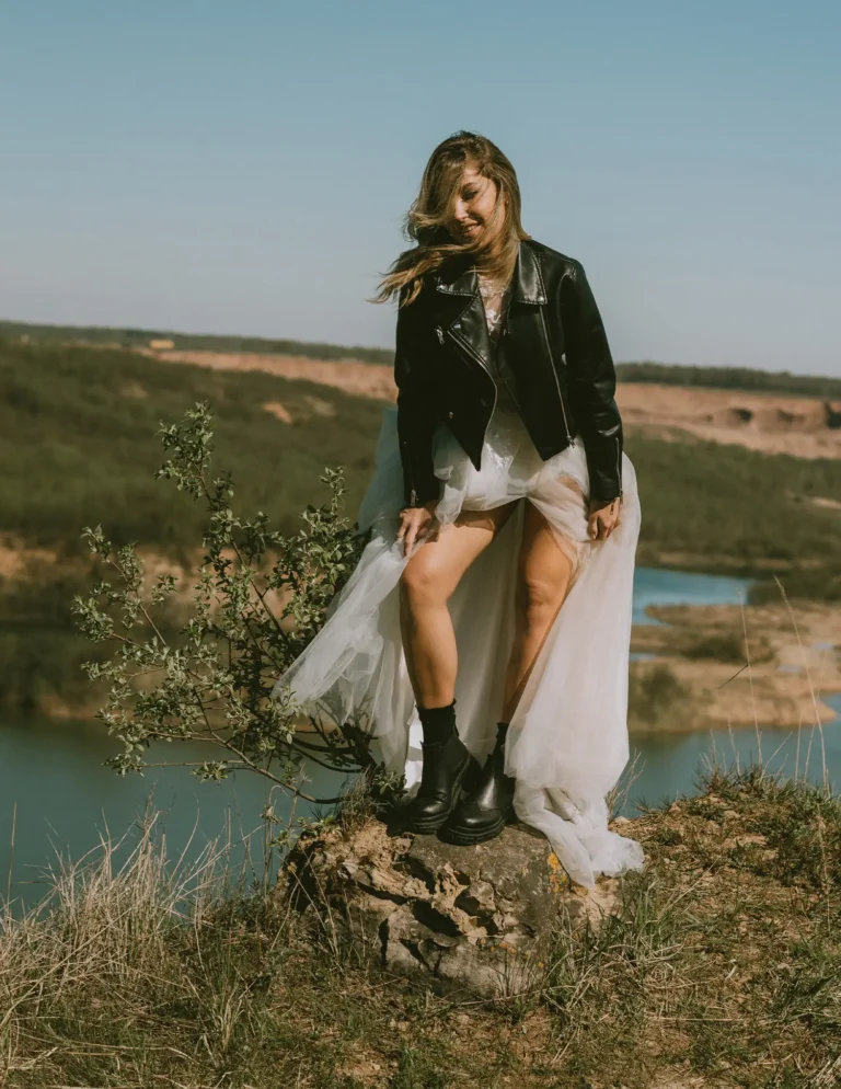 Runaway Bride — Fashion editorial by Епишина Полина for VOUS Magazine