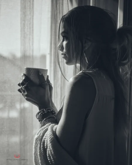 The perfect time — Fashion editorial by Ana Lopez Carreras for VOUS Magazine