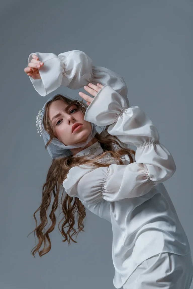 Amazing lightness — Fashion editorial by Lobanova Yana Germanovna for VOUS Magazine