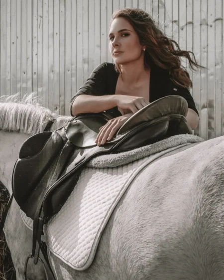 Horse ride Venus — Fashion editorial by Irina Maximova for VOUS Magazine
