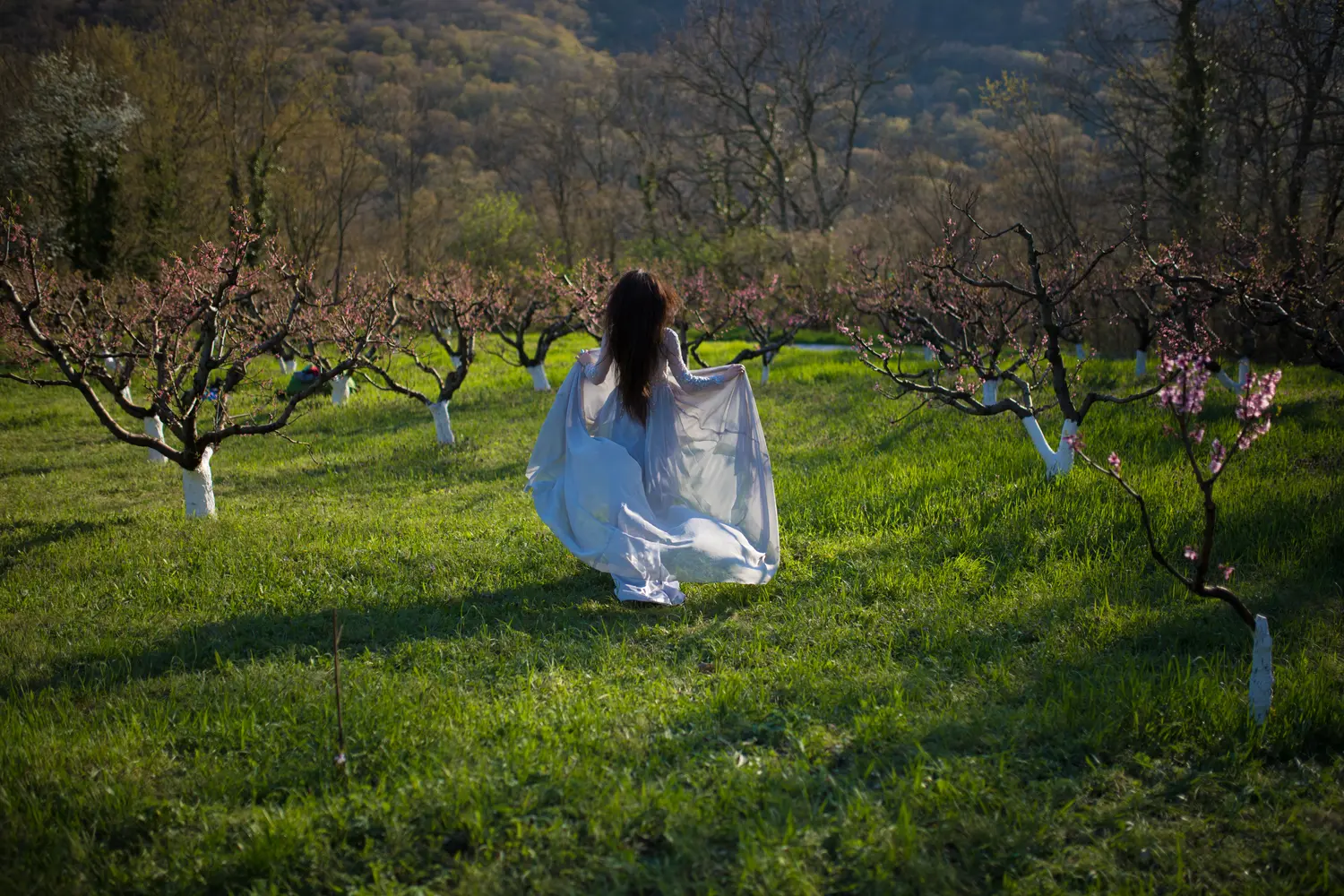 Magic peach garden — Fashion editorial by Anastasia Kaguman for VOUS Magazine