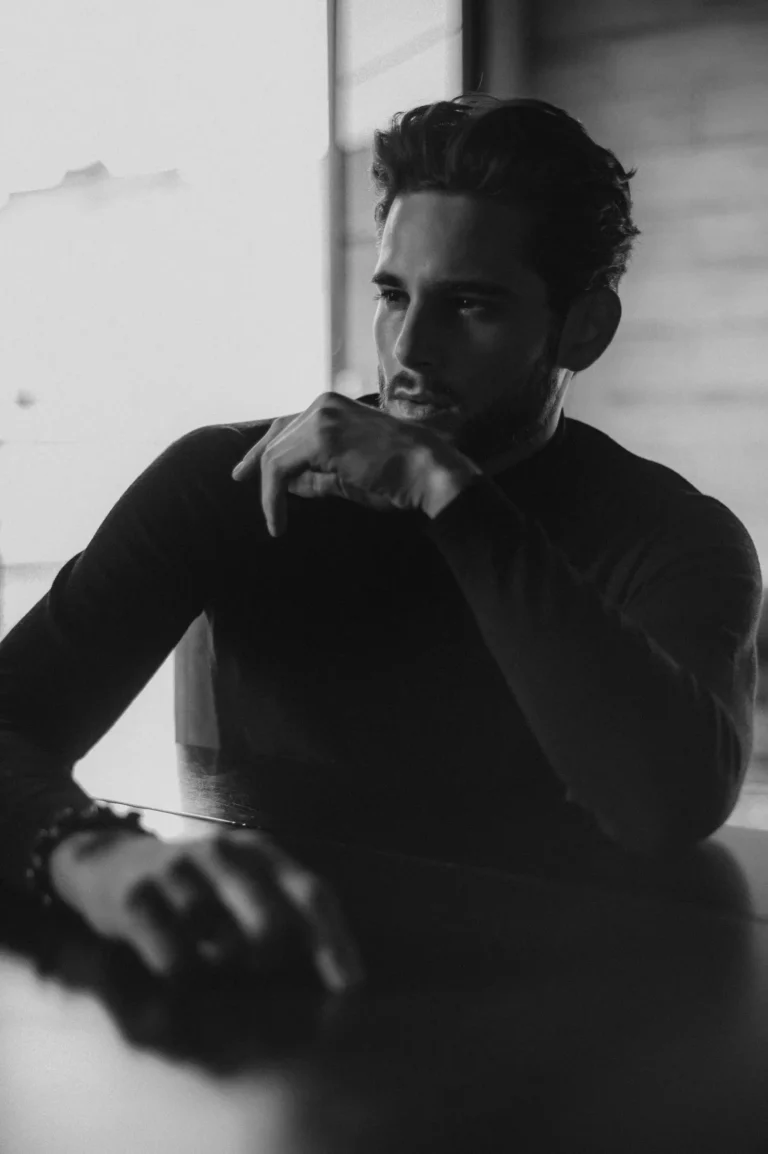 Independent Men — Fashion editorial by Arturo Diaz Salmerón for VOUS Magazine
