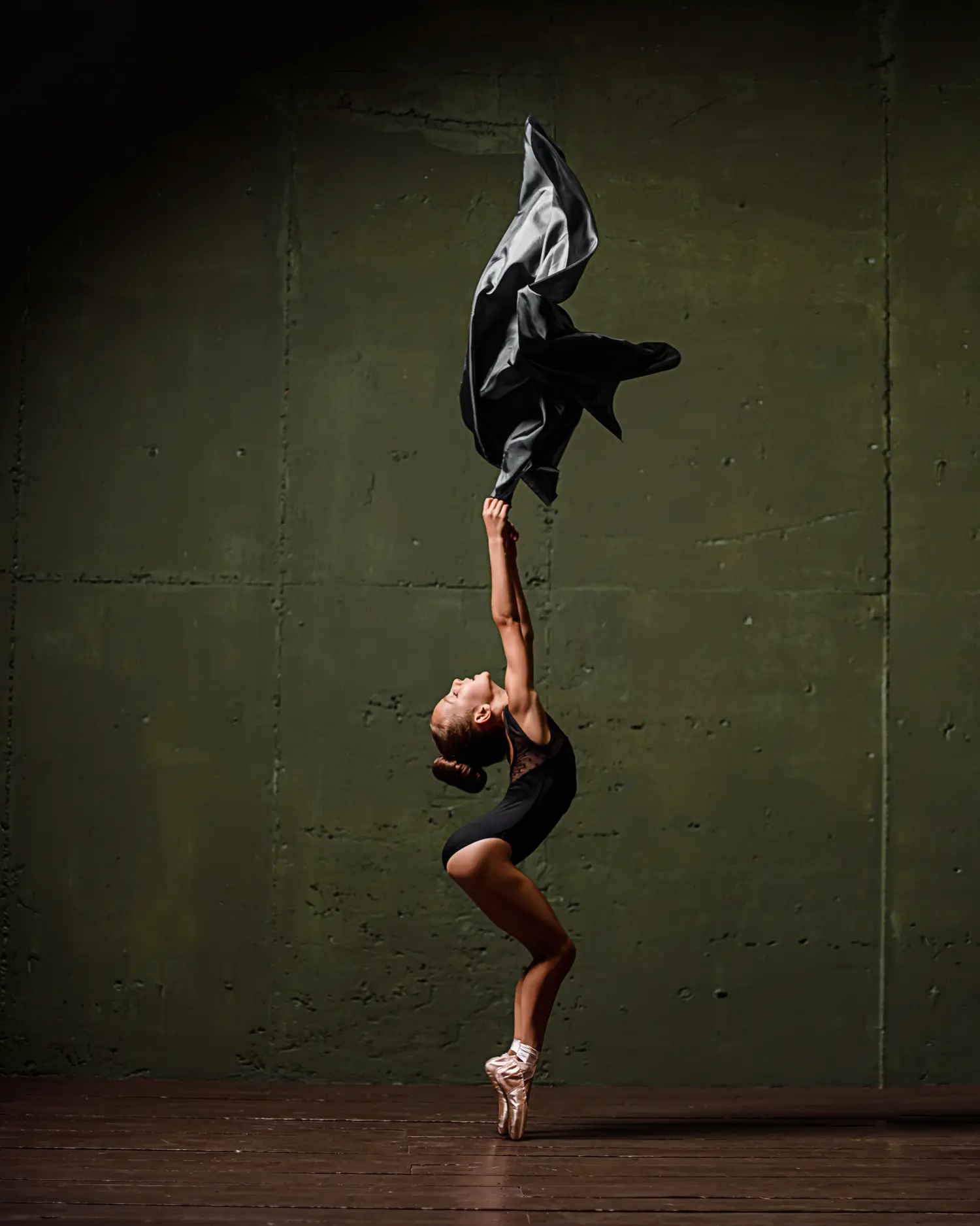 Dancing — Fashion editorial by Daria Dunich for VOUS Magazine