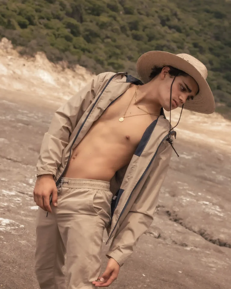 Distopico — VOUS Magazine · The Man Edition · Vol.1 · September 2021