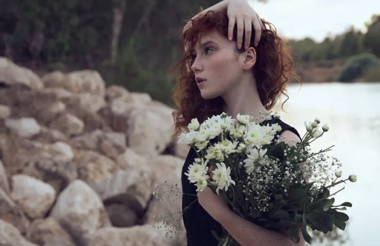 Lost in the Woods — Fashion editorial by Tammy Montag for VOUS Magazine