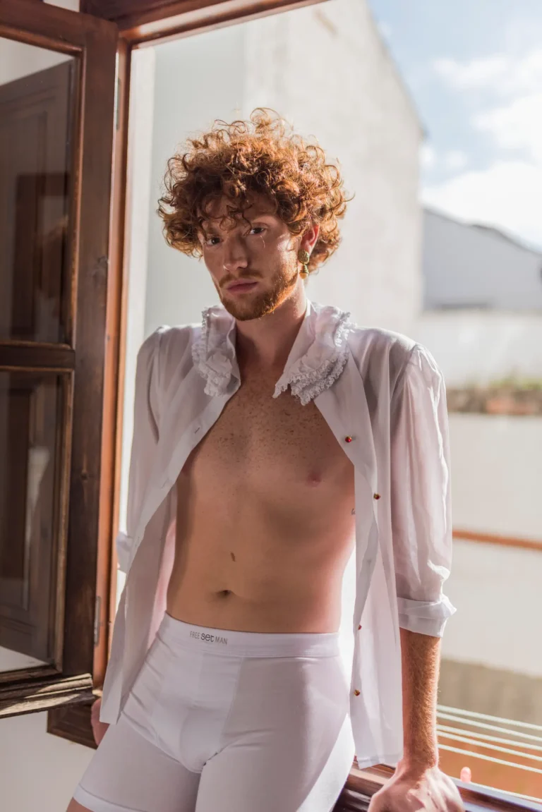 Narciso´s Lockdown — Fashion editorial by Helena López-rieumont for VOUS Magazine