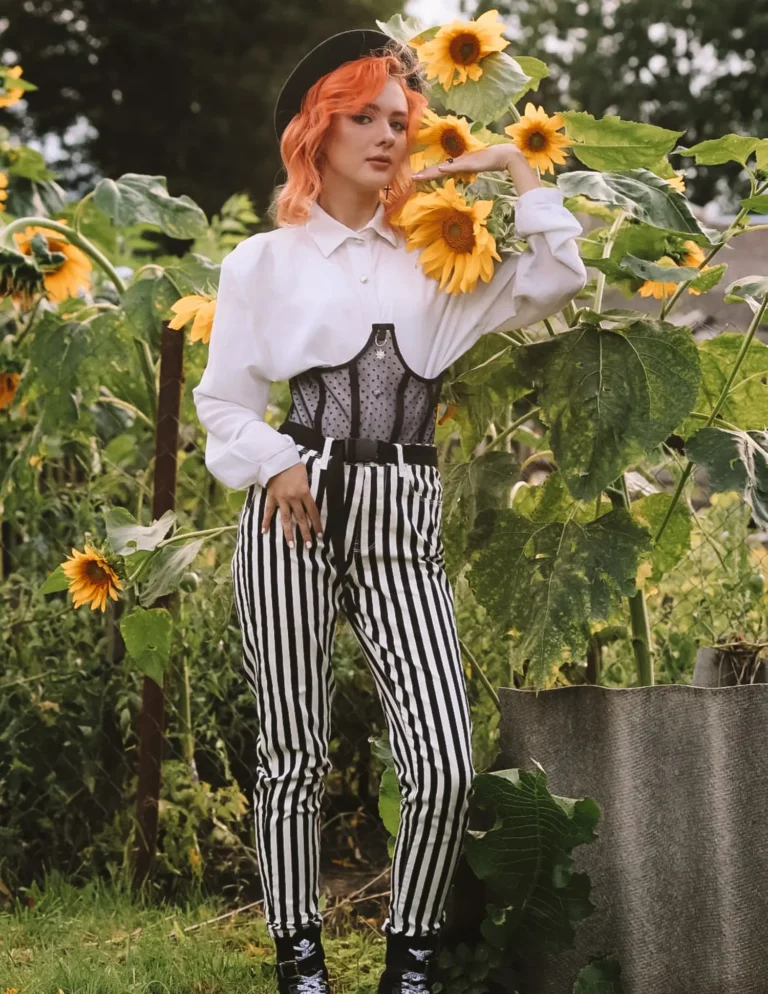 Sunflowers — VOUS Magazine · The August Teen Edition · Vol.8 · 2021