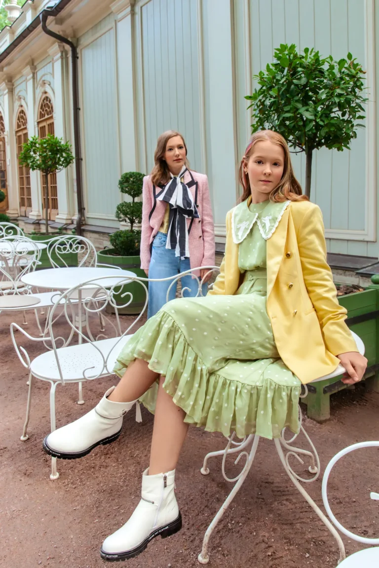 Deux dans la ville — VOUS Magazine · The September Teen Edition · Vol.2 · 2021