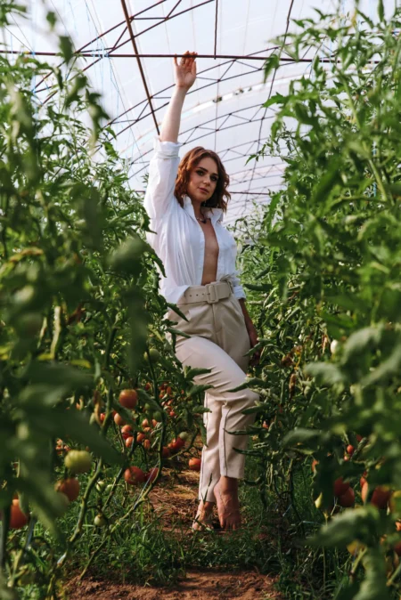 Elegance and romanticism — Fashion editorial by Anastasiya Grigorieva for VOUS Magazine