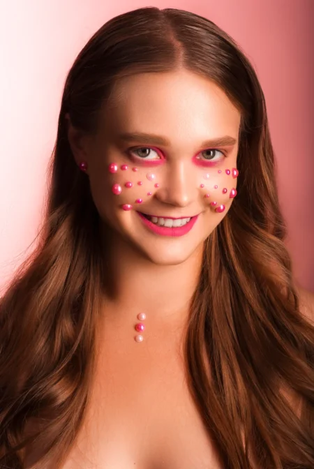 Pink sun — Fashion editorial by Katerina Weisa for VOUS Magazine