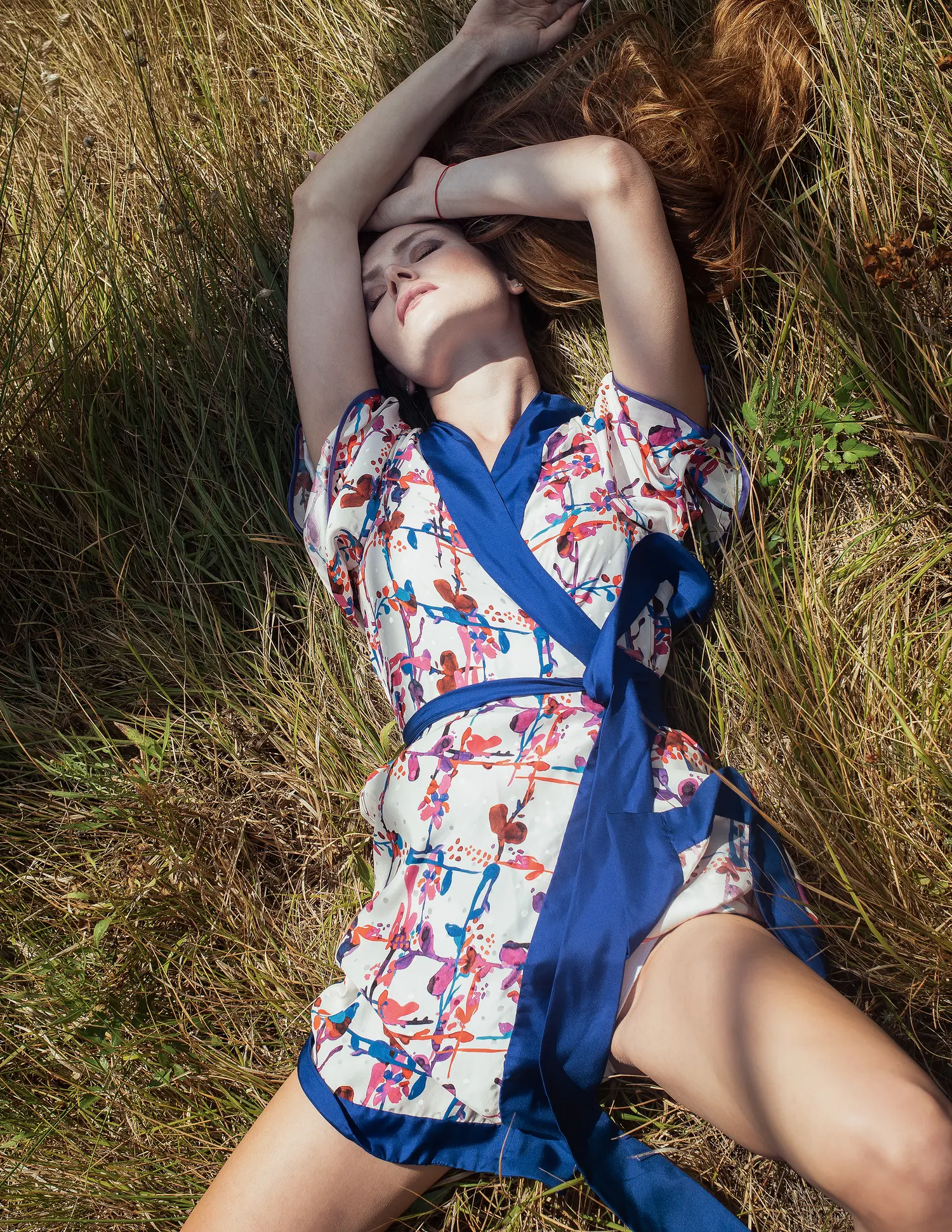Red on the green — Fashion editorial by Andrea Pedroni for VOUS Magazine