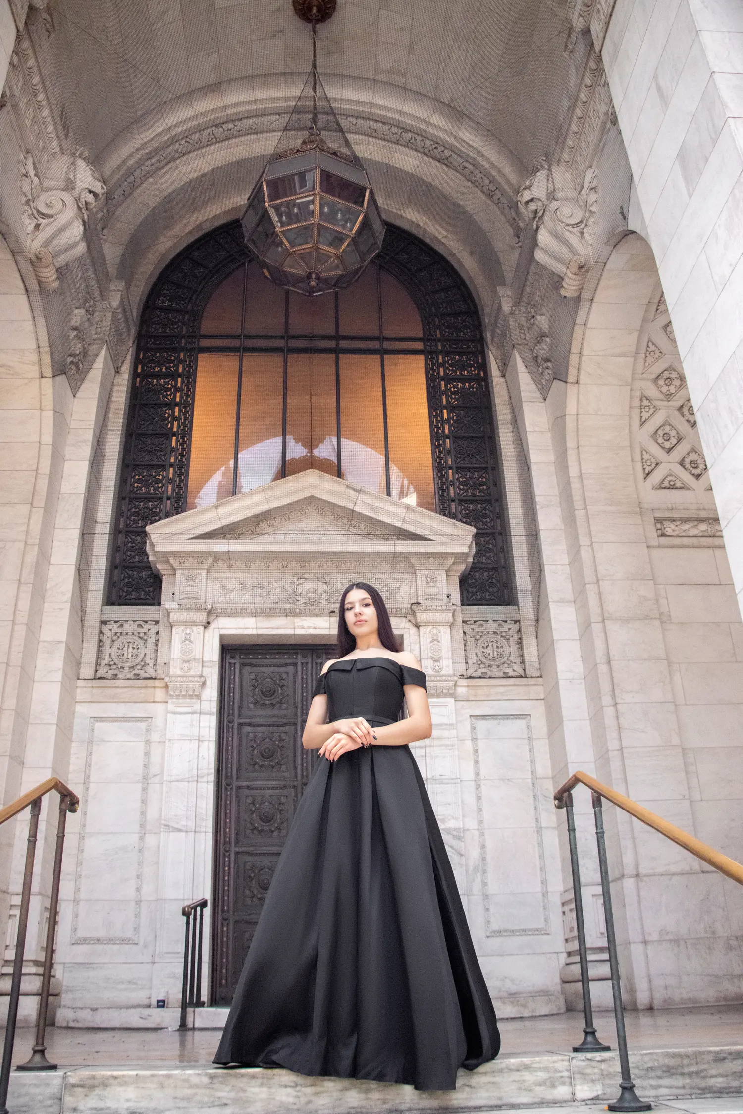 Cinderella in the city — Fashion editorial by Anna Just / Anna Just Photo for VOUS Magazine
