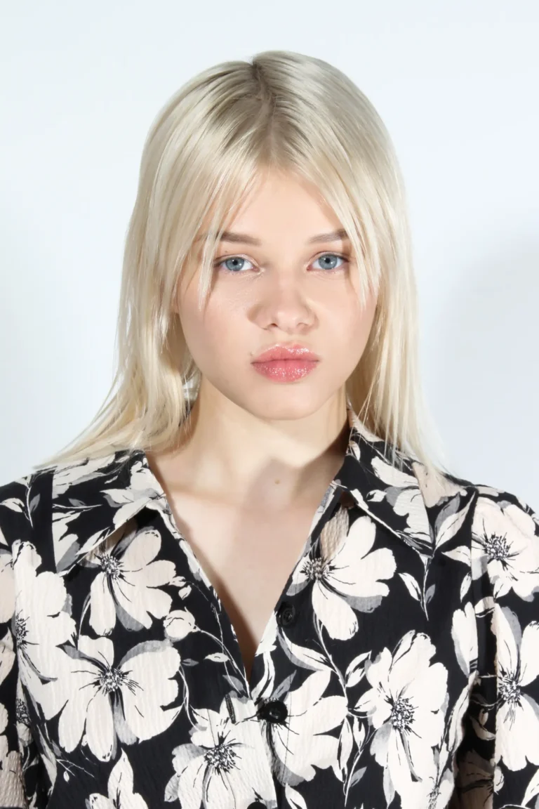 Dare not — VOUS Magazine · The November Fashion & Beauty Edition · Vol.9 · 2021