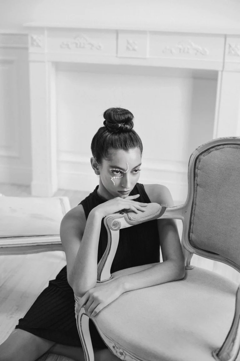 Línea — VOUS Magazine · The November Fashion & Beauty Edition · Vol.5 · 2021