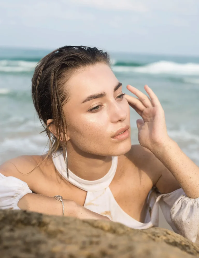 Beach — Fashion editorial by Natalya Gaisinovich for VOUS Magazine
