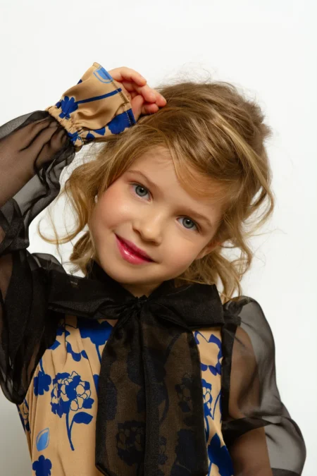 Chic — Fashion editorial by Marina Kobina for VOUS Magazine
