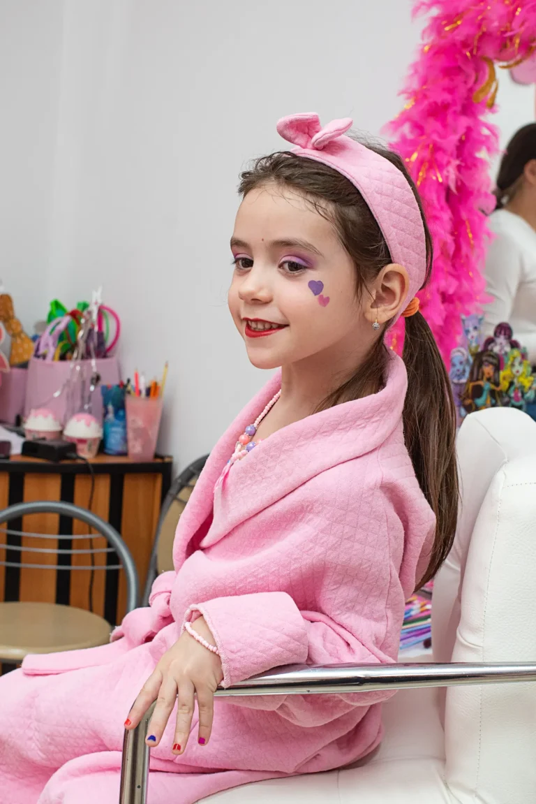 SPA Day for a Little Princess — VOUS Magazine · The December Teen Edition · Vol.12 · 2021