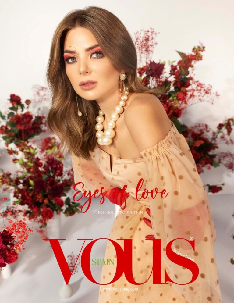 Eyes of love — VOUS Magazine · The Fashion & Beauty Edition · CHRISTMAS SPECIAL · Vol.9 · 2021