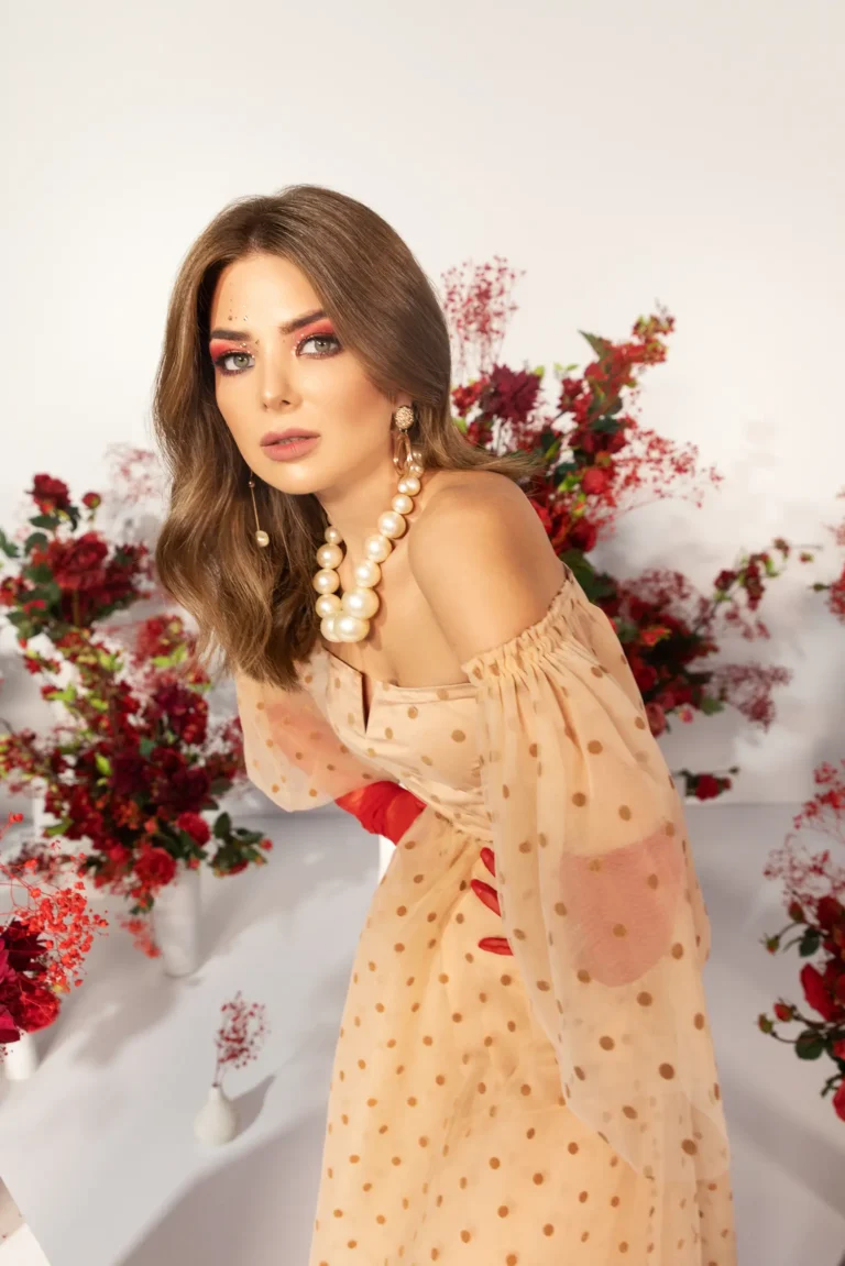 Eyes of love — Fashion & Beauty editorial by Finegold Production for VOUS Magazine
