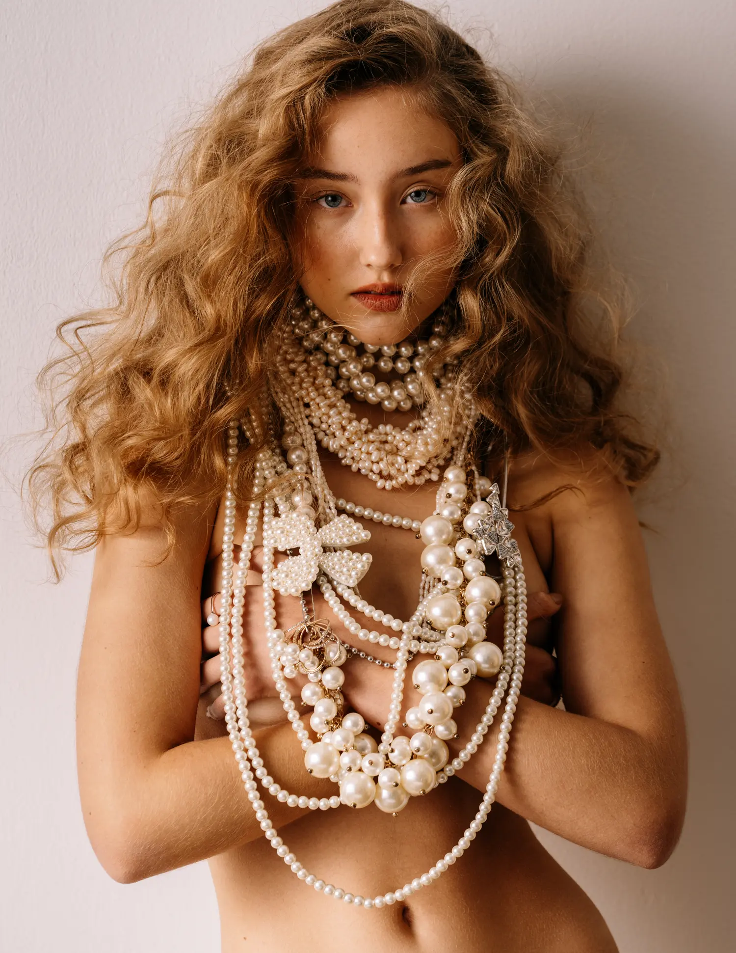 Simply the best — Fashion & Beauty editorial by Jisup An for VOUS Magazine