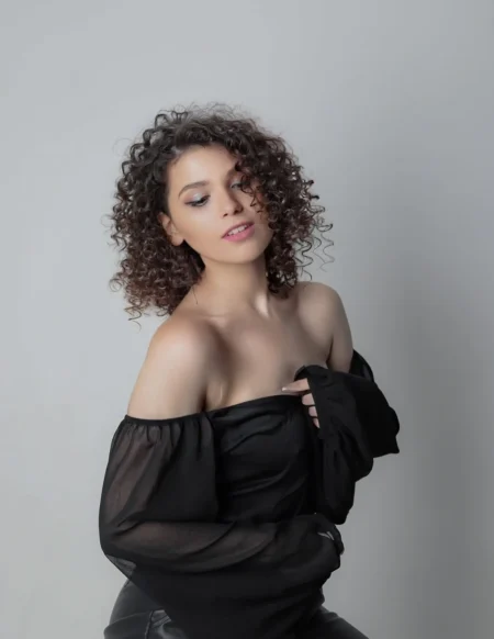 Curly — Fashion & Beauty editorial by Liza Yakovina for VOUS Magazine