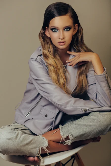 Fantastic — Teen editorial by Photograph: Liza Gaufe for VOUS Magazine