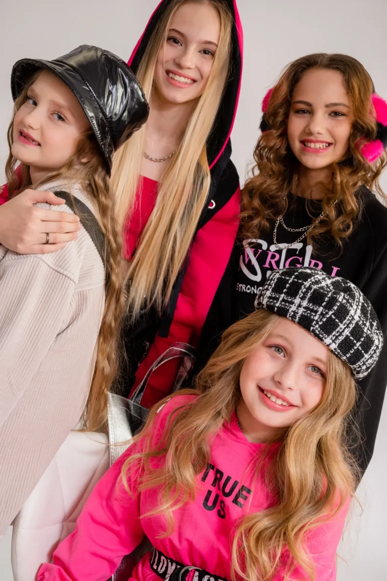 Fashion girls — Teen editorial by Anna Maslova for VOUS Magazine