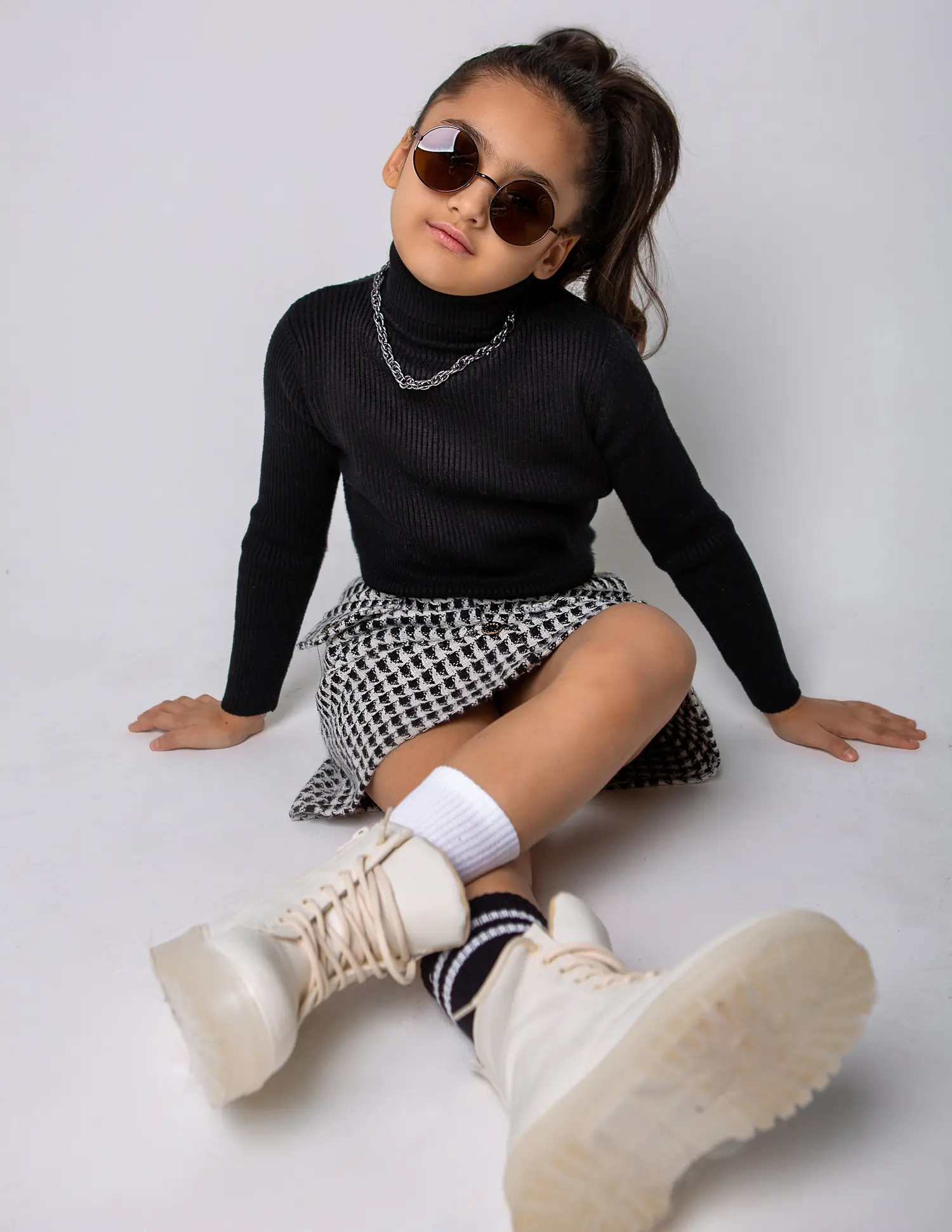 Little Model — Teen editorial by Veronika Sidorchuk for VOUS Magazine