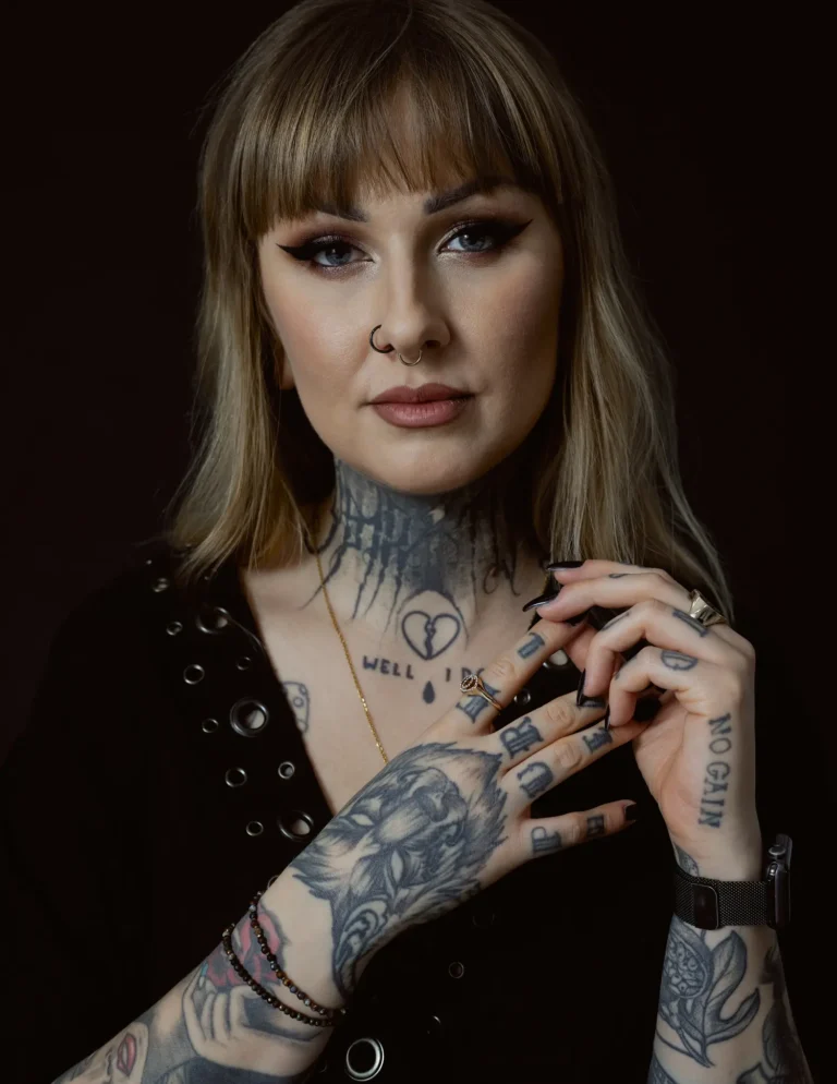 Mybodyart — Fashion & Beauty editorial by Paulina Grzesiak for VOUS Magazine
