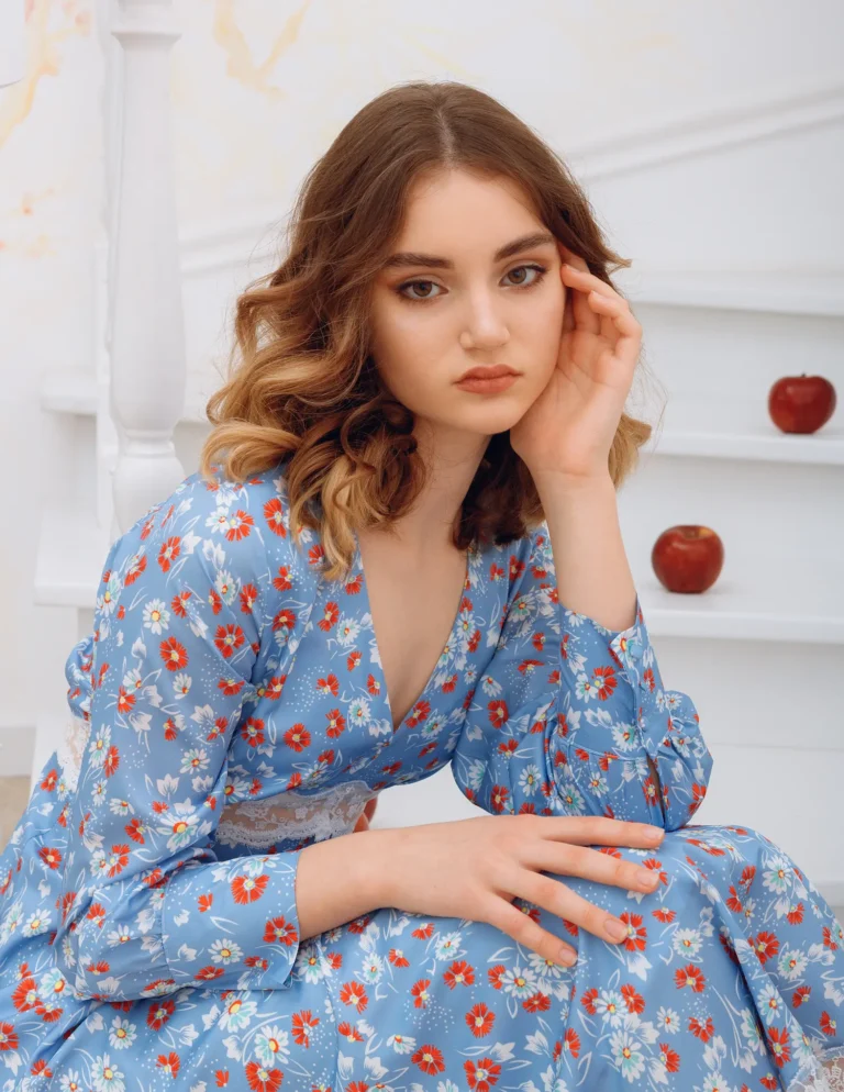 Power girls — Teen editorial by Ann Poskolko for VOUS Magazine
