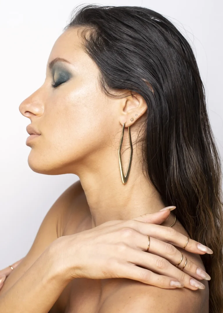 Roar — Fashion & Beauty editorial by Mb Model Management for VOUS Magazine