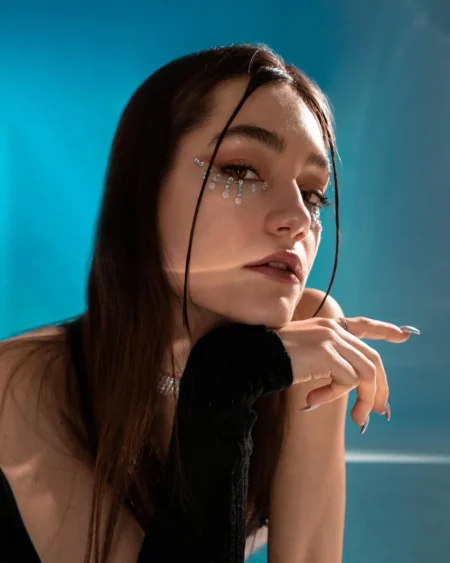 Sissel — Fashion & Beauty editorial by Olya Ladur for VOUS Magazine