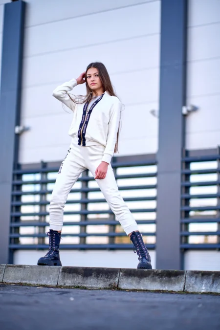 Ballerina'S — Teen editorial by Photo: Mipoimage for VOUS Magazine