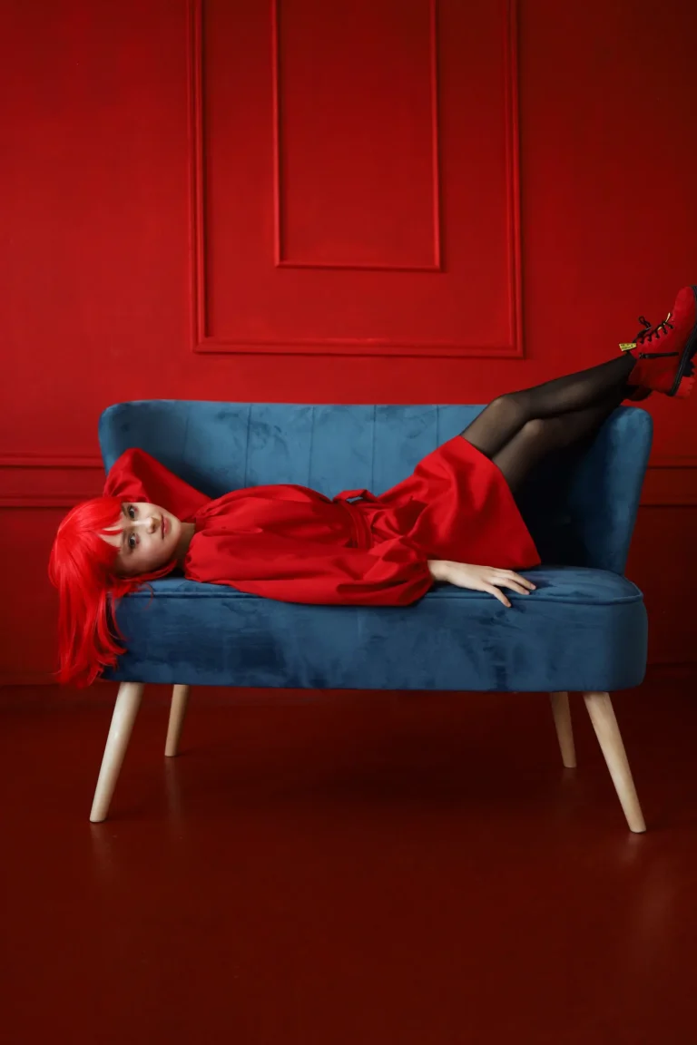 Colorful minimalism — VOUS Magazine · The April Teen Edition · Vol.5 · 2022