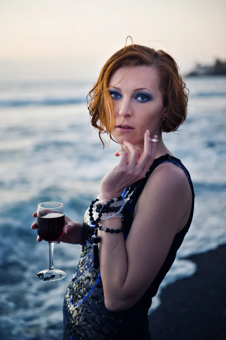 Black water — Fashion & Beauty editorial by Olga Denisova for VOUS Magazine