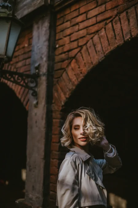 Movie town — Fashion editorial by Elena Lebedeva for VOUS Magazine