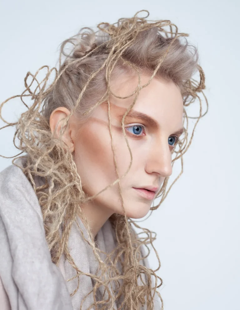 Opposition — Fashion editorial by Maria Wondermary for VOUS Magazine