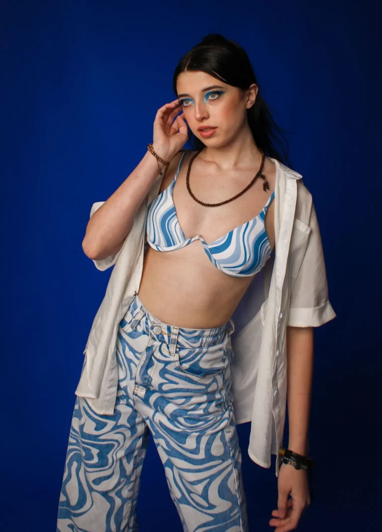 Retro Babe — VOUS Magazine · The May Teen Edition · Vol.2 · 2022