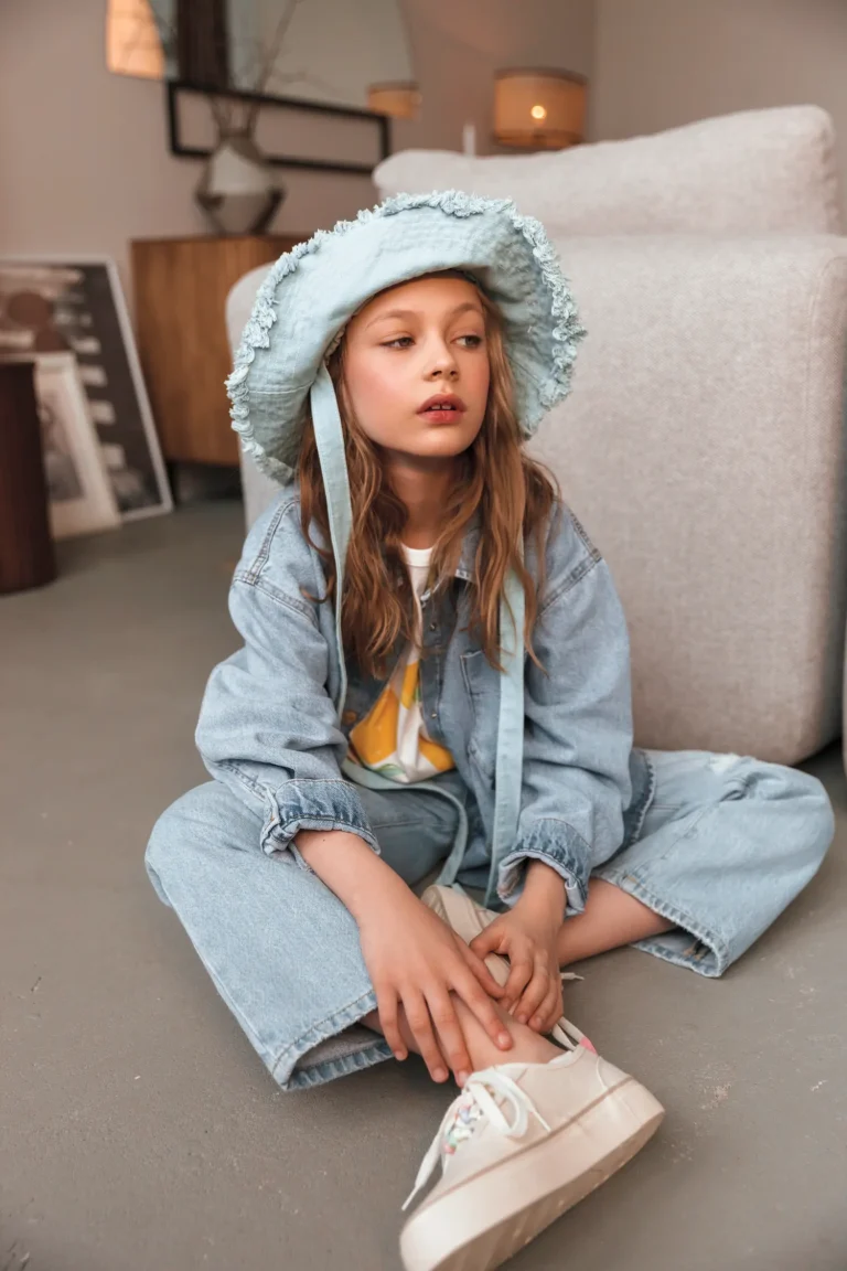 Arnela — Teen editorial by Nika for VOUS Magazine