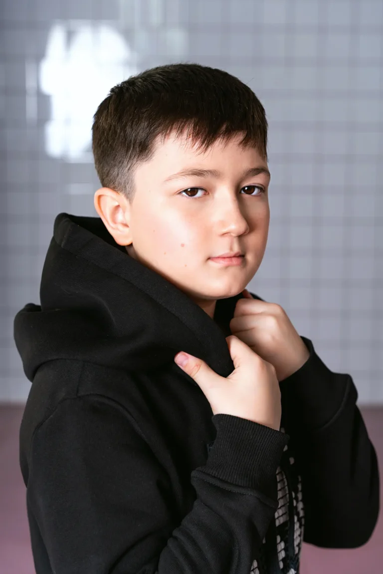 fer Roy Flinn — VOUS Magazine · The June Teen Edition · Vol.2 · 2022