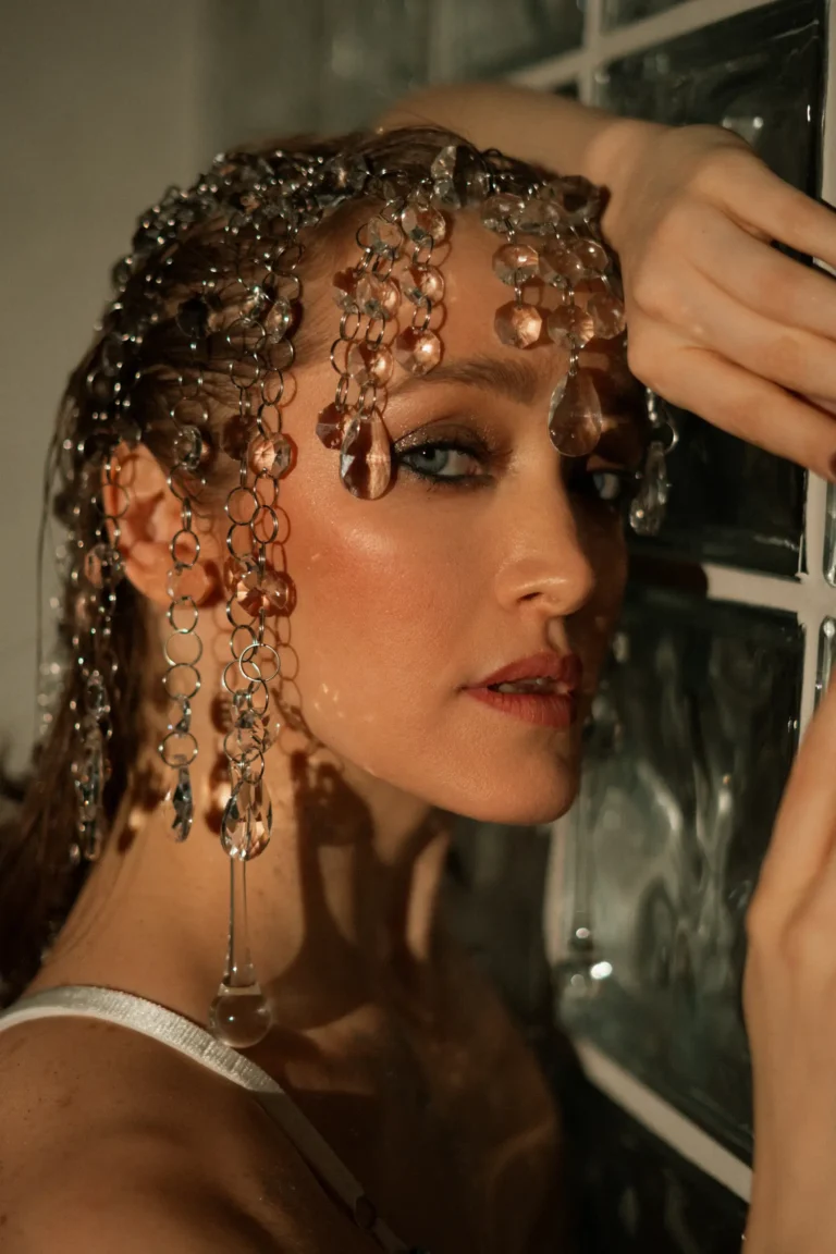 Sea ​​goddess — Fashion & Beauty editorial by Alina Mandarina for VOUS Magazine