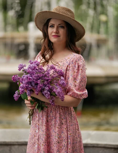 Caminar en el parque — Fashion & Beauty editorial by Renata Frolkina for VOUS Magazine