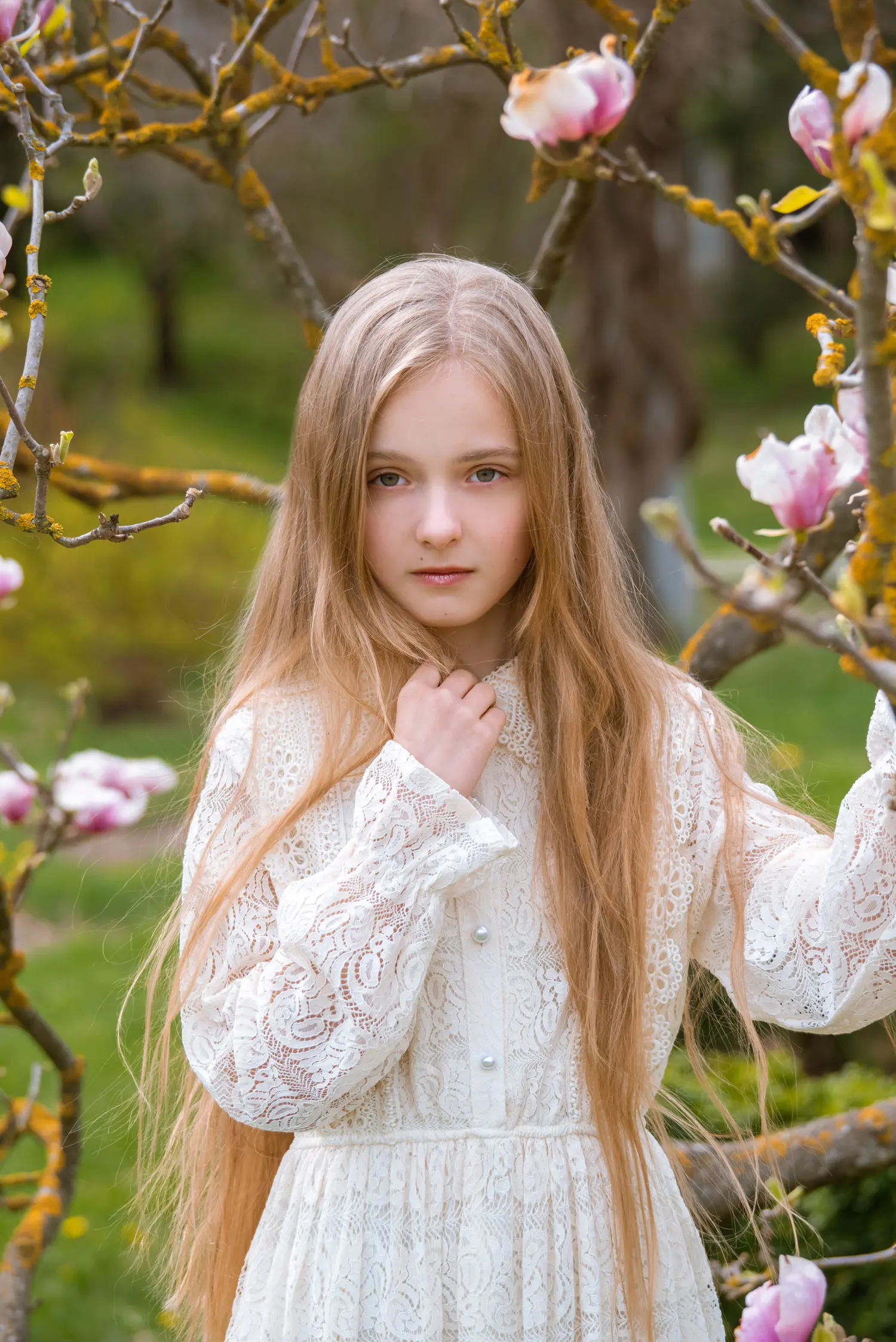 Vintage chic and magnolia — Teen editorial by Olga Nicolaeva for VOUS Magazine